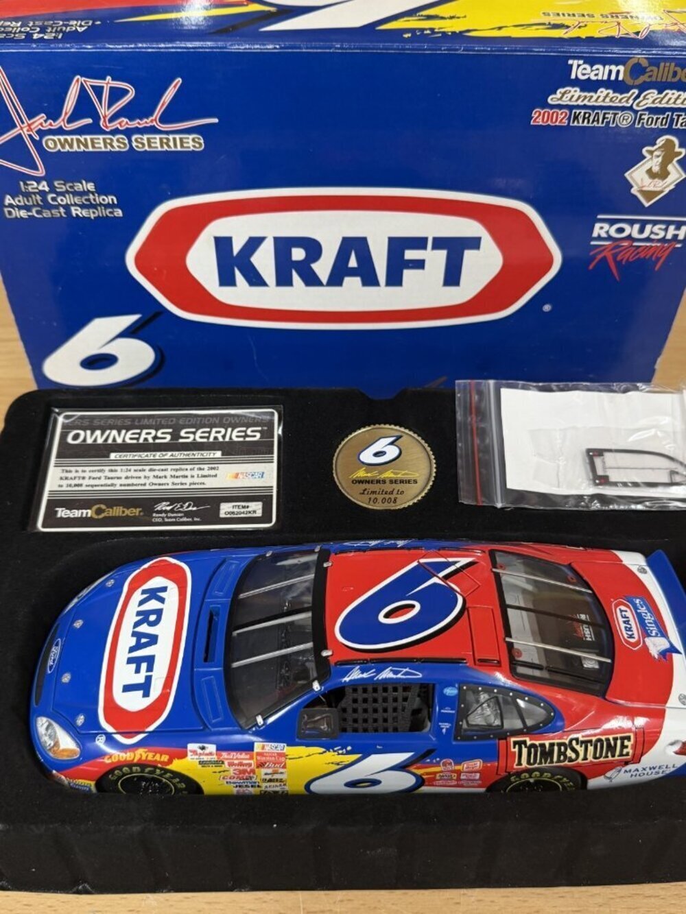 Team Caliber Owners Nascar #6 Mark Martin Kraft 2002 Ford Taurus 1:24 Diecast
